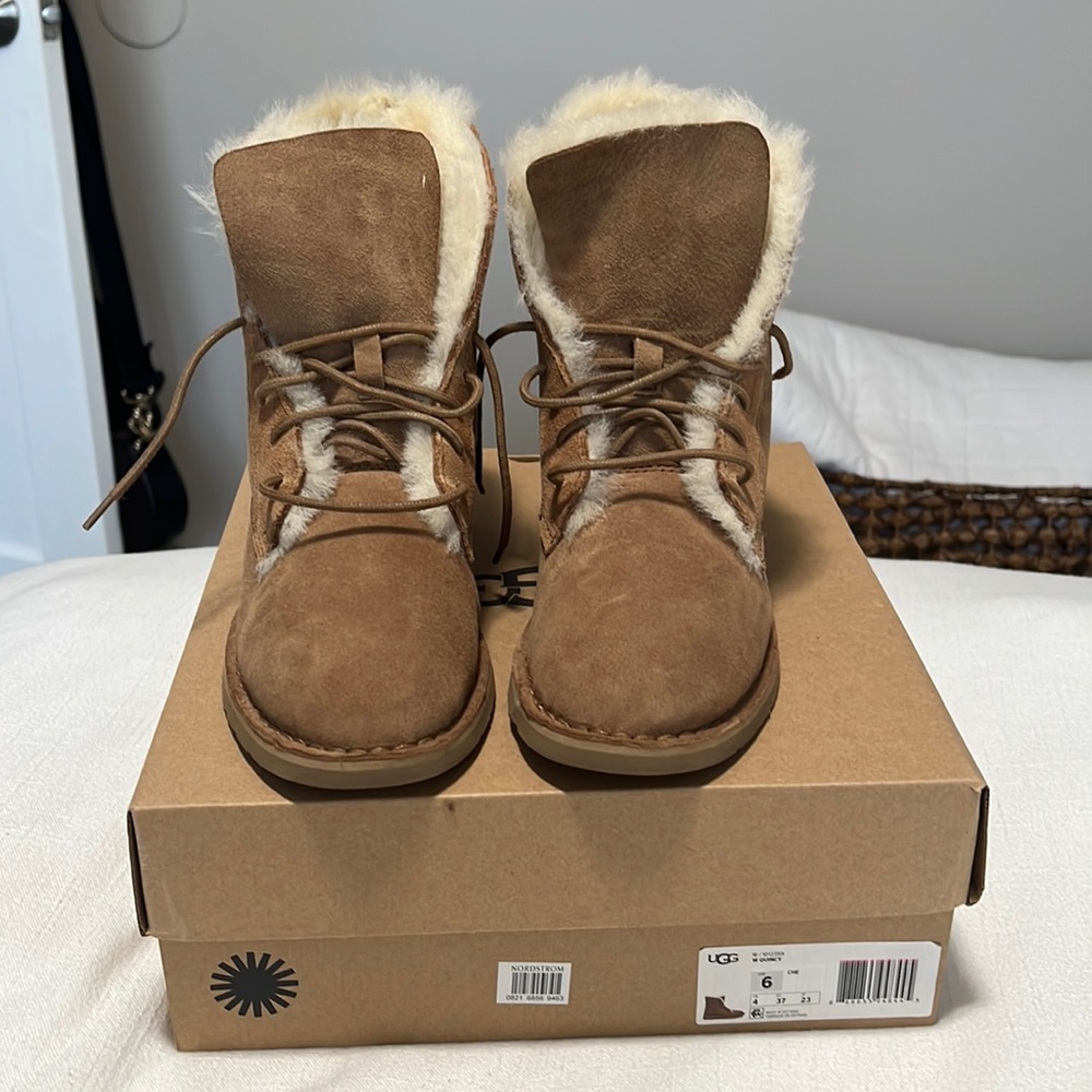 Womens UGG Quincy Boots